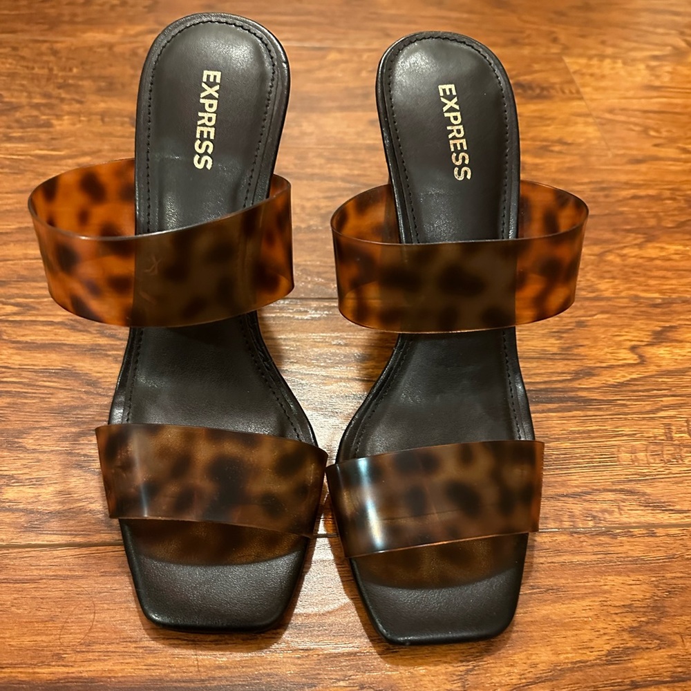 Express Tortoise Shell Patterned Heels, NEW - Picture 2 of 3